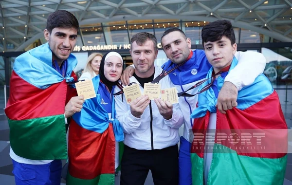 Avropa çempionatında 3 qızıl, 1 gümüş medal qazanan karateçilərimiz Vətənə qayıdıblar - FOTO