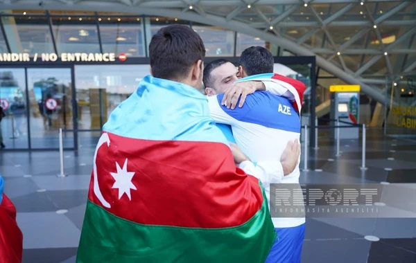 Avropa çempionatında 3 qızıl, 1 gümüş medal qazanan karateçilərimiz Vətənə qayıdıblar - FOTO
