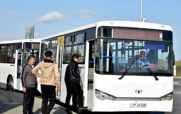 Еще два автобусных маршрута переходят на безналичную оплату - ФОТО