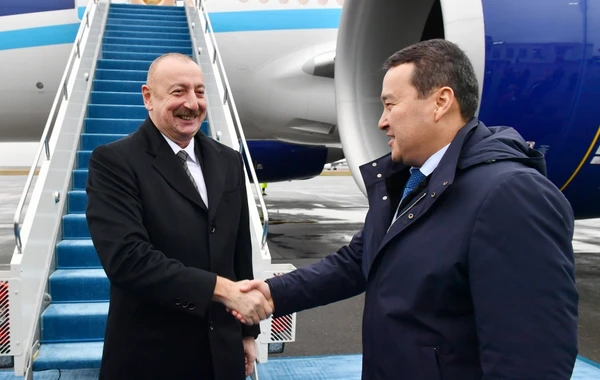 Президент Ильхам Алиев прибыл с визитом в Казахстан - ФОТО