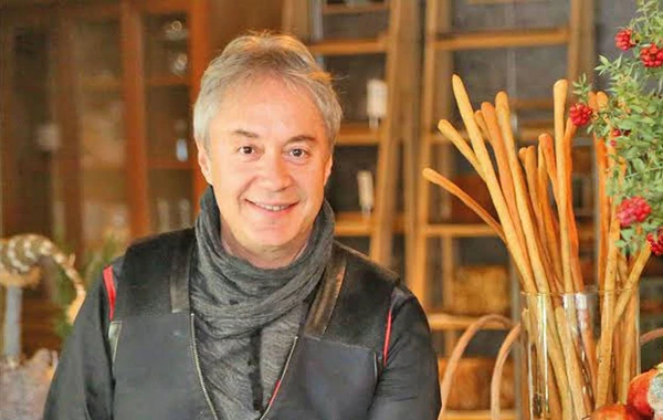 Məşhur türkiyəli teleaparıcı qəzaya düşdü - FOTO