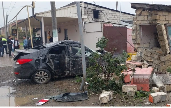 Lənkəranda dostlar yumaq üçün götürdükləri avtomobillə ağır qəza törədiblər - YENİLƏNİB - FOTO