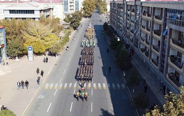 Naxçıvan şəhərində hərbi yürüş keçirilib - FOTO/VİDEO