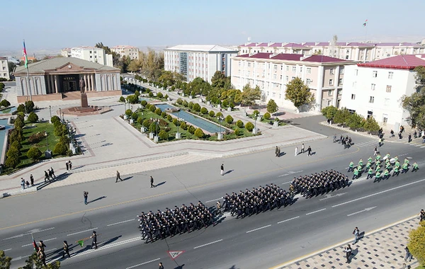 Naxçıvan şəhərində hərbi yürüş keçirilib - FOTO/VİDEO