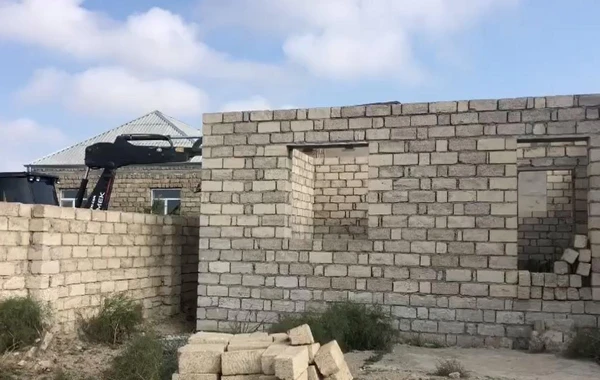 Bakıda qanunsuz tikililər sökülüb - FOTO/VİDEO