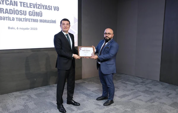 Bir sıra televiziya işçiləri Fəxri fərmanla təltif edilib - FOTO