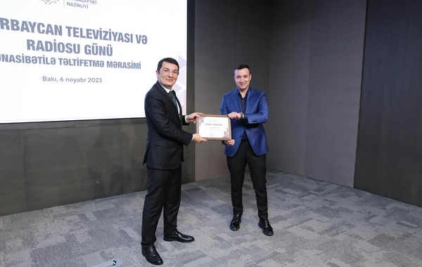 Bir sıra televiziya işçiləri Fəxri fərmanla təltif edilib - FOTO