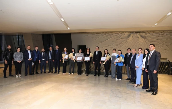 Bir sıra televiziya işçiləri Fəxri fərmanla təltif edilib - FOTO
