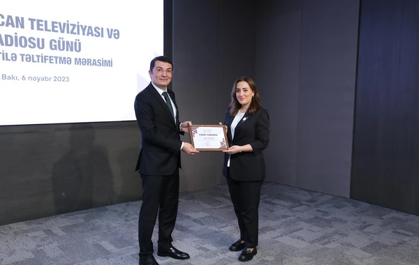 Bir sıra televiziya işçiləri Fəxri fərmanla təltif edilib - FOTO