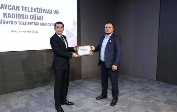 Bir sıra televiziya işçiləri Fəxri fərmanla təltif edilib - FOTO