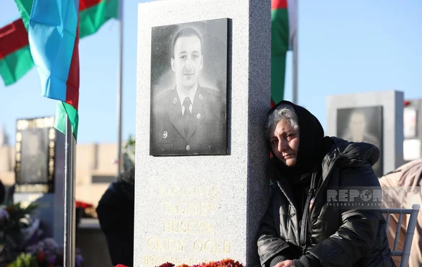Азербайджанский народ в День Победы чтит память шехидов - ФОТО
