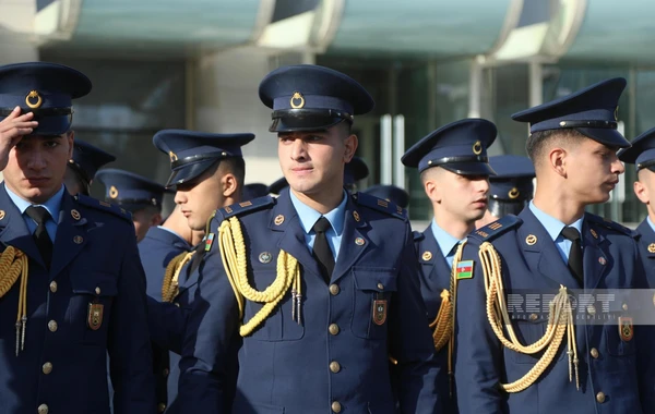 В Баку в связи с Днем Победы прошло шествие военнослужащих - ОБНОВЛЕНО + ВИДЕО