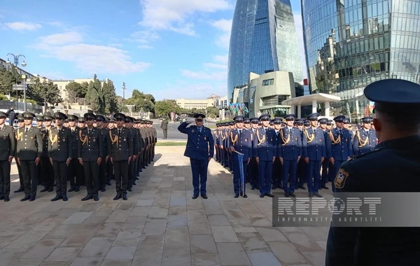 В Баку в связи с Днем Победы прошло шествие военнослужащих - ОБНОВЛЕНО + ВИДЕО