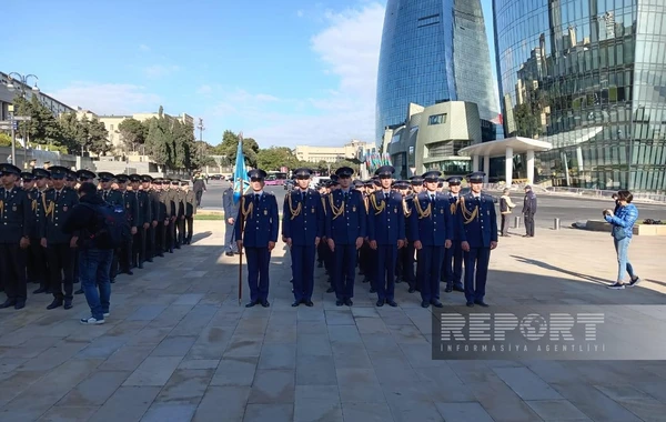 В Баку в связи с Днем Победы прошло шествие военнослужащих - ОБНОВЛЕНО + ВИДЕО