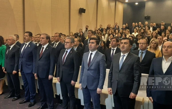 Gəncədə 9 Noyabr - Dövlət Bayrağı Günü münasibətilə konsert proqramı keçirilib - FOTO