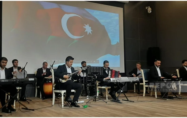 Gəncədə 9 Noyabr - Dövlət Bayrağı Günü münasibətilə konsert proqramı keçirilib - FOTO