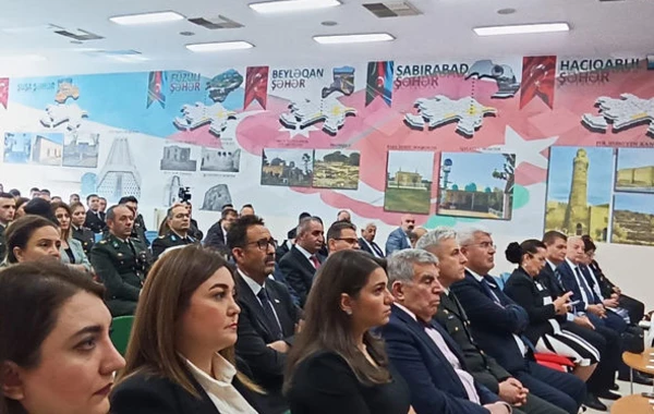 Atatürk Ankaradakı Şuşa Konqres Mərkəzində anılıb - FOTO