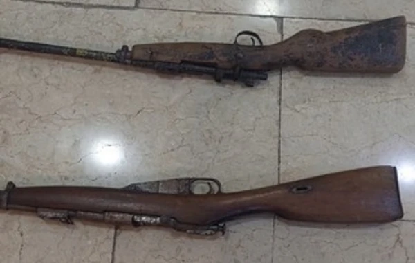 Qazaxda vətəndaşlar qanunsuz saxlanılan ov silahlarını polisə könüllü təhvil verib - FOTO
