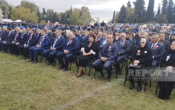 В Гейчайском районе проходит XV гранатовый фестиваль - ФОТО