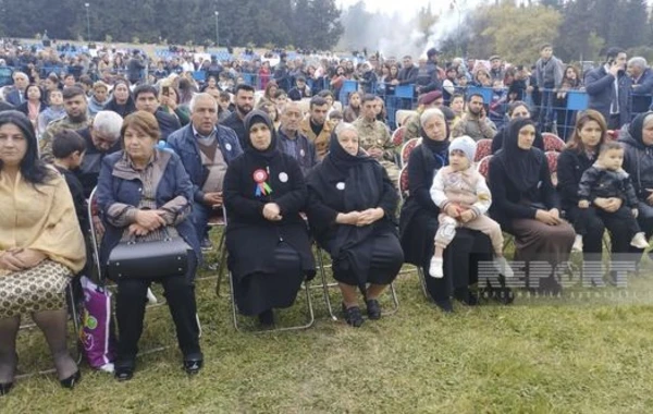 В Гейчайском районе проходит XV гранатовый фестиваль - ФОТО
