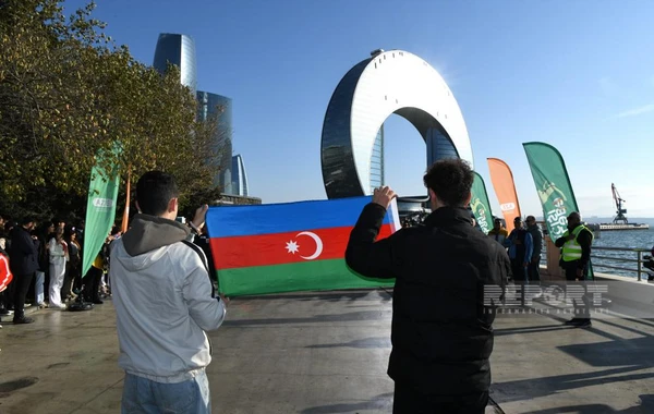 В Баку завершился благотворительный "Забег Победы" - ОБНОВЛЕНО + ФОТО