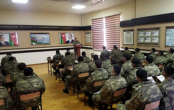 Azərbaycan Ordusunda Konstitusiya Günü münasibətilə silsilə tədbirlər keçirilib - FOTO