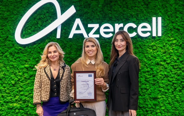 Azercell-in jurnalistlər üçün təşkil etdiyi növbəti ingilis dili kursları sona çatdı - FOTO
