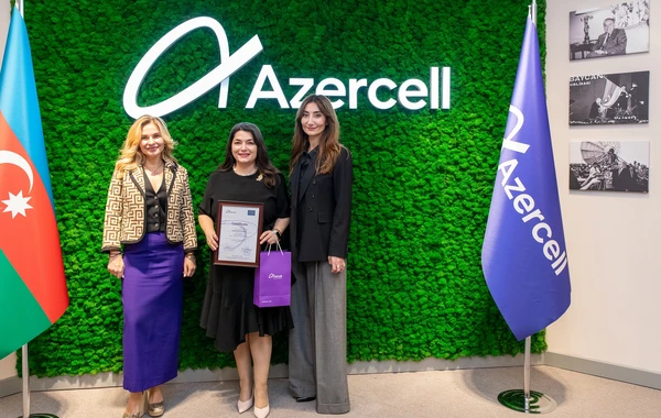 Azercell-in jurnalistlər üçün təşkil etdiyi növbəti ingilis dili kursları sona çatdı - FOTO