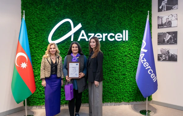 Azercell-in jurnalistlər üçün təşkil etdiyi növbəti ingilis dili kursları sona çatdı - FOTO
