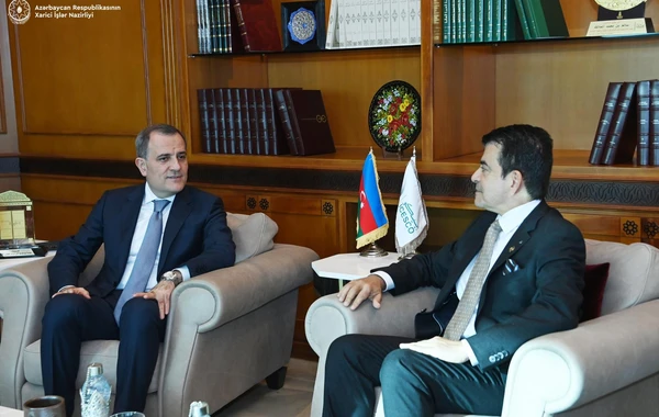 XİN başçısı ICESCO-nun baş direktoru ilə mədəniyyətlərarası dialoqun təşviqi üzrə birgə layihələri müzakirə edib - FOTO