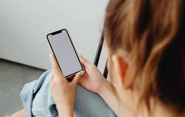 Moskvadan qayıdıb arvadını öldürdü - Xəyanət şübhəsi, gizli “WhatsApp” yazışması - FOTO