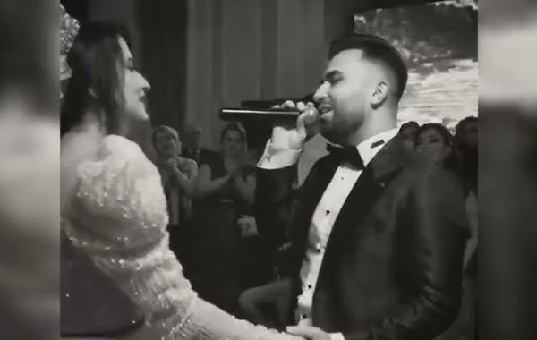 Azərbaycanlı müğənni boşandı - FOTO