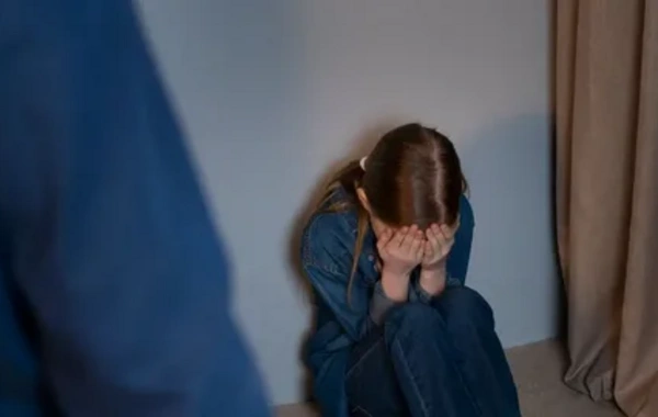 В Баку вынесен суровый приговор отцу, насиловавшему свою дочь