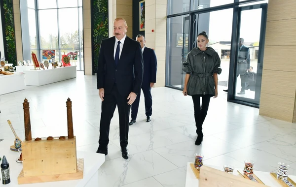 İlham Əliyev və Mehriban Əliyeva İsmayıllıda “DOST EVİ”nin açılışında iştirak ediblər - FOTO - YENİLƏNİB