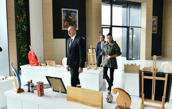 İlham Əliyev və Mehriban Əliyeva İsmayıllıda “DOST EVİ”nin açılışında iştirak ediblər - FOTO - YENİLƏNİB