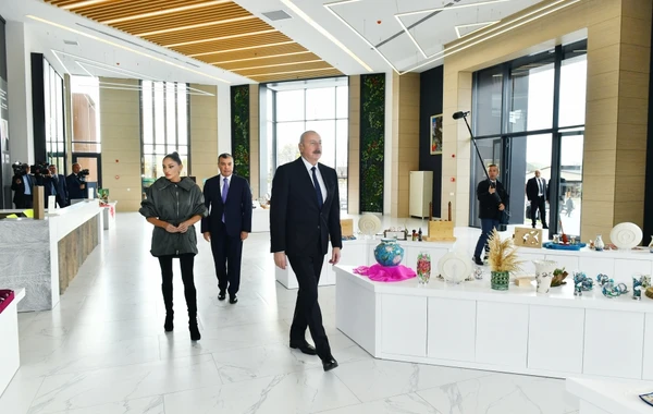 İlham Əliyev və Mehriban Əliyeva İsmayıllıda “DOST EVİ”nin açılışında iştirak ediblər - FOTO - YENİLƏNİB