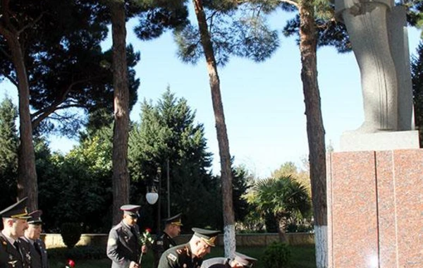 Özbəkistan nümayəndə heyəti Milli Müdafiə Universitetini ziyarət edib - FOTO