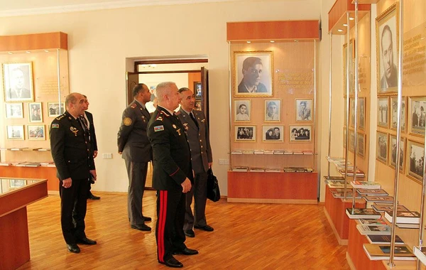 Özbəkistan nümayəndə heyəti Milli Müdafiə Universitetini ziyarət edib - FOTO