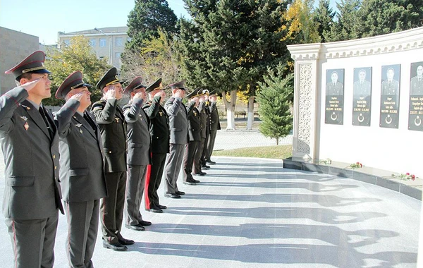 Özbəkistan nümayəndə heyəti Milli Müdafiə Universitetini ziyarət edib - FOTO