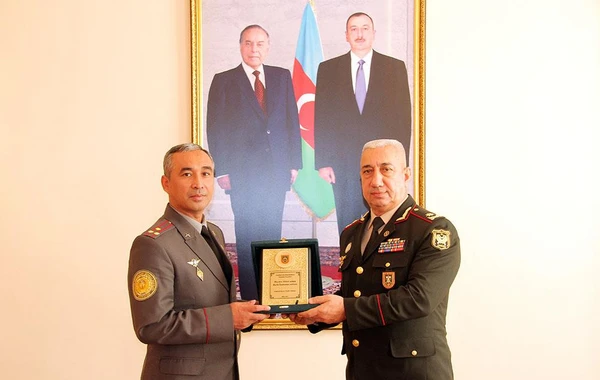Özbəkistan nümayəndə heyəti Milli Müdafiə Universitetini ziyarət edib - FOTO