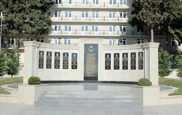 Özbəkistan nümayəndə heyəti Milli Müdafiə Universitetini ziyarət edib - FOTO