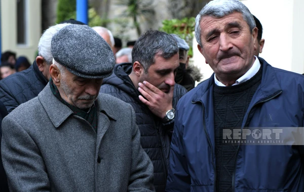 Bakıda avtomobillə vurularaq öldürülən alim dəfn olunub - FOTO