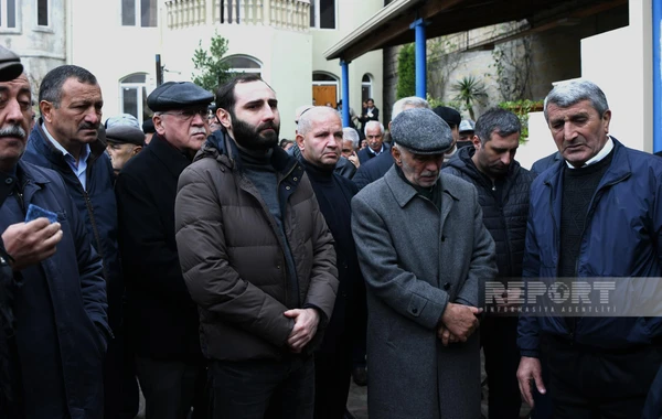 Bakıda avtomobillə vurularaq öldürülən alim dəfn olunub - FOTO