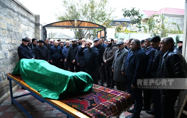 Bakıda avtomobillə vurularaq öldürülən alim dəfn olunub - FOTO