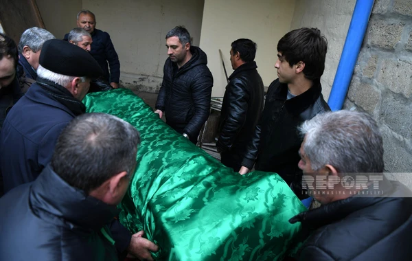Bakıda avtomobillə vurularaq öldürülən alim dəfn olunub - FOTO