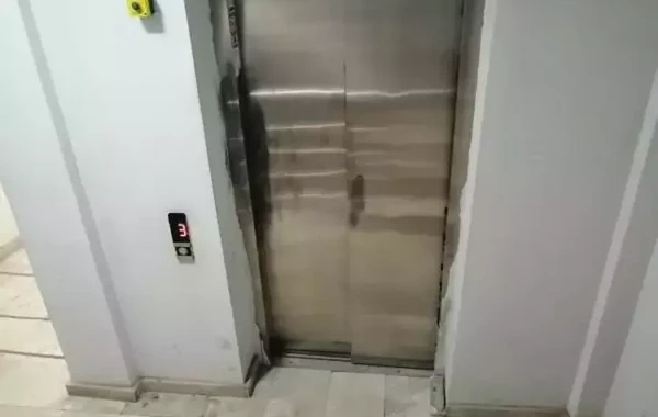 Türkiyədə qandonduran OLAY: Ana və qızı liftdə ölü tapıldı - FOTO