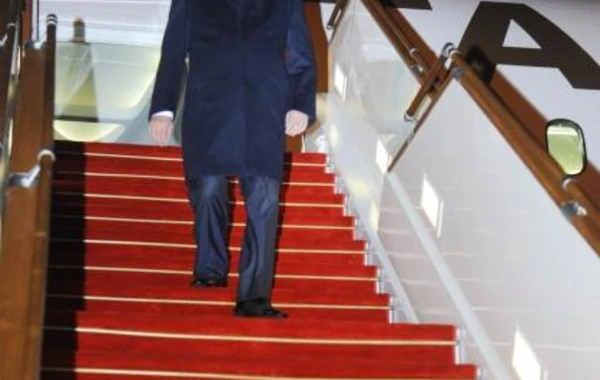 Tacikistan Prezidenti Emoməli Rəhmon Azərbaycana işgüzar səfərə gəlib - FOTO