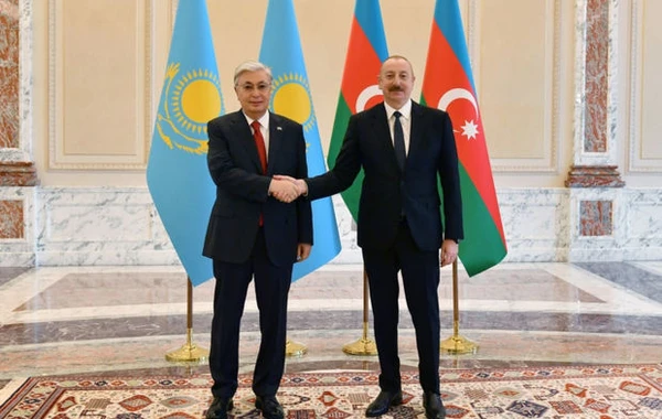 İlham Əliyev Kasım-Jomart Tokayev ilə görüşüb - FOTO - YENİLƏNİB