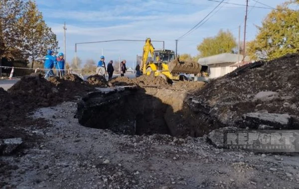 В Кюрдамире прорвало водопровод: некоторые села остались без питьевой воды - ФОТО