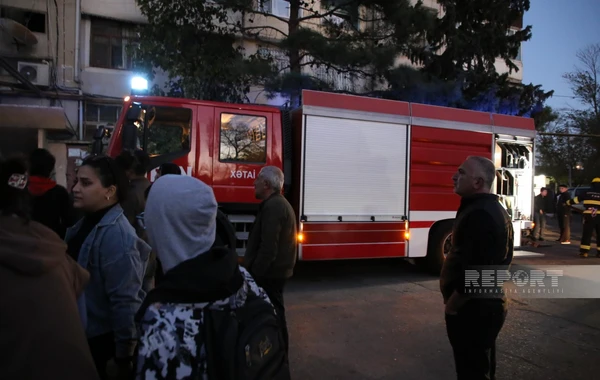 Bakıda yaşayış evinin zirzəmisində yanğın baş verib - FOTO